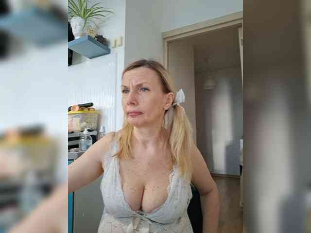 ShiningMILF Sex Cam Show