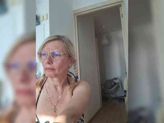 ShiningMILF webcam