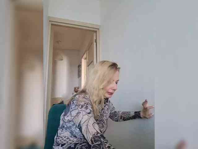 ShiningMILF webcam