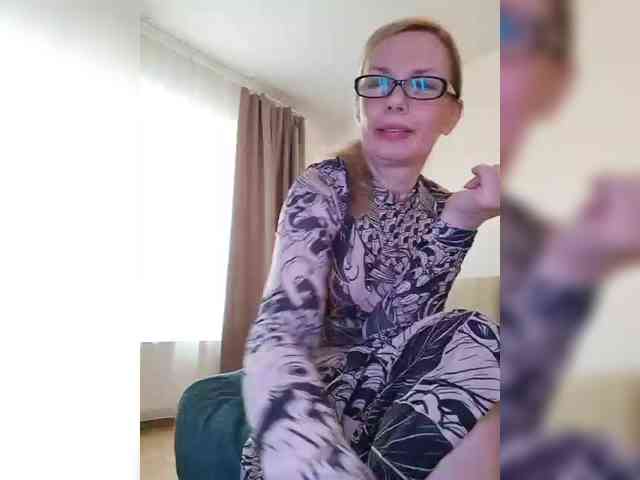 ShiningMILF webcam