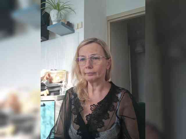 ShiningMILF webcam