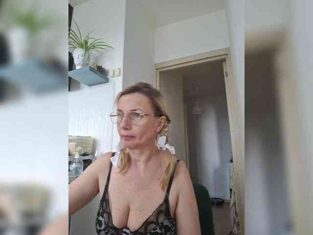 ShiningMILF webcam