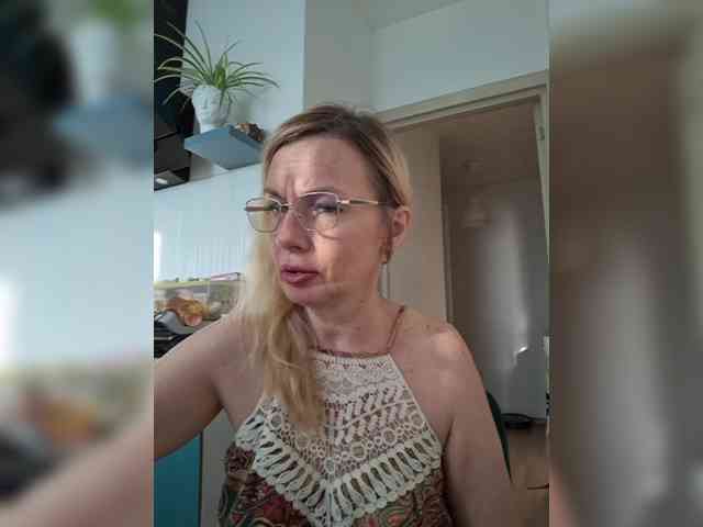 ShiningMILF webcam