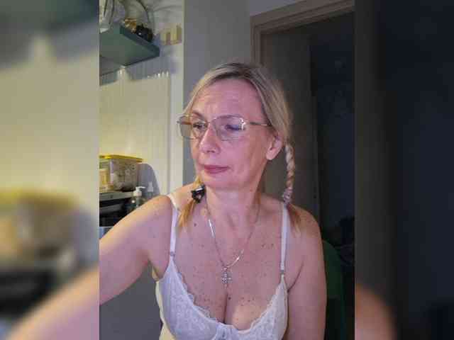 ShiningMILF webcam