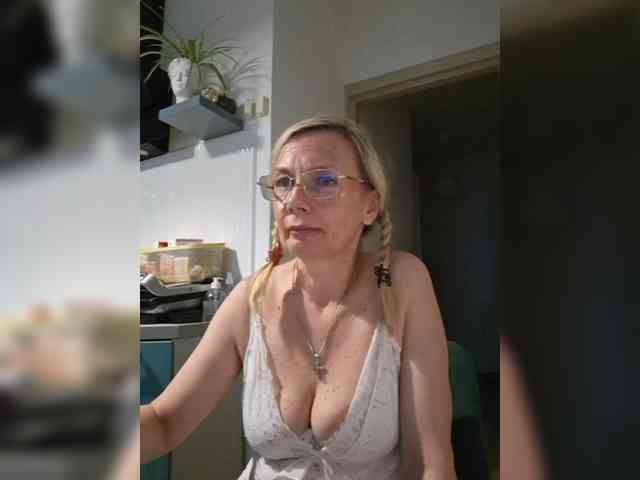 ShiningMILF webcam