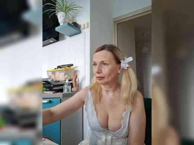 ShiningMILF webcam