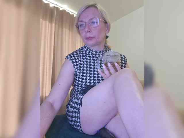 ShiningMILF webcam