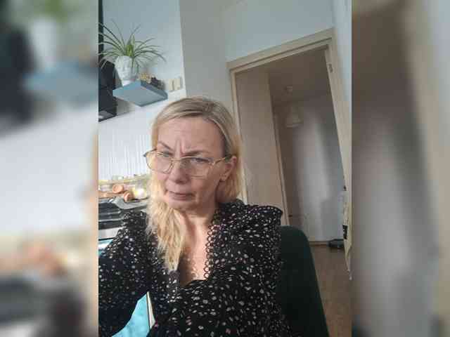 ShiningMILF webcam