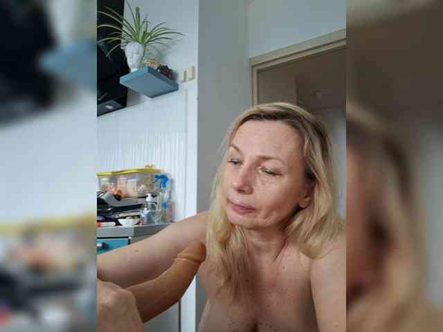 ShiningMILF webcam