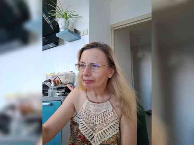 ShiningMILF webcam