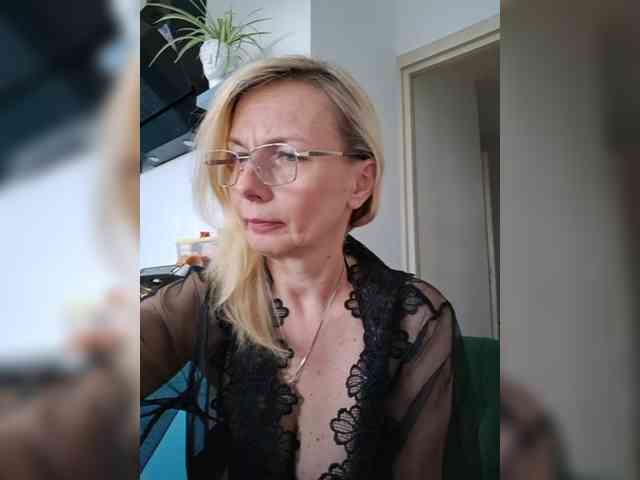 ShiningMILF webcam