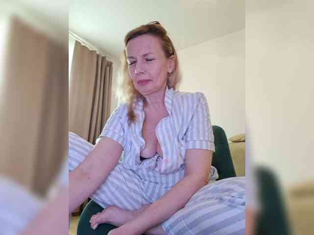 ShiningMILF webcam