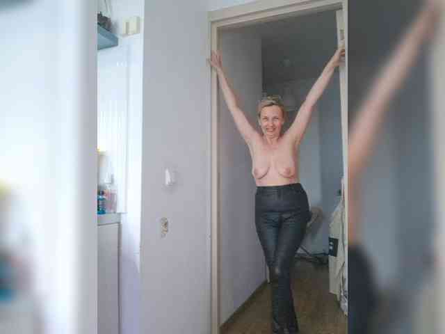ShiningMILF webcam