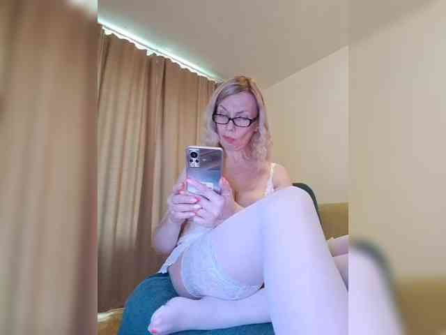 ShiningMILF webcam