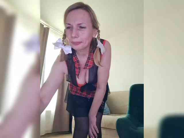 ShiningMILF webcam