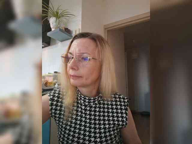 ShiningMILF webcam