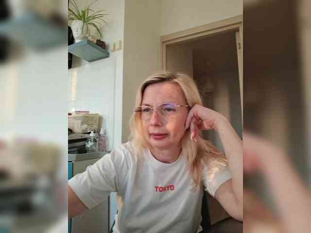 ShiningMILF webcam