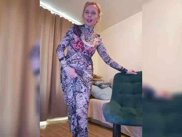 ShiningMILF webcam