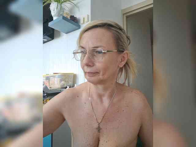 ShiningMILF webcam