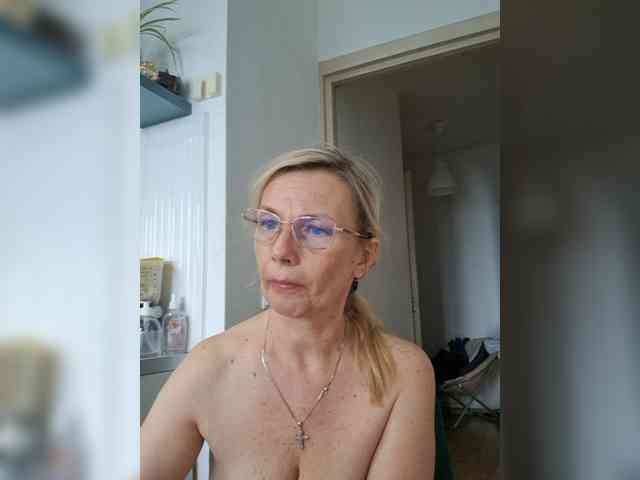 ShiningMILF webcam