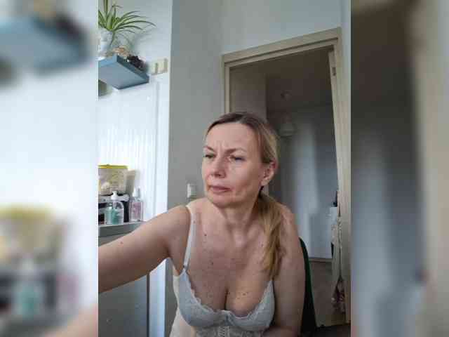 ShiningMILF Sex Cam Show