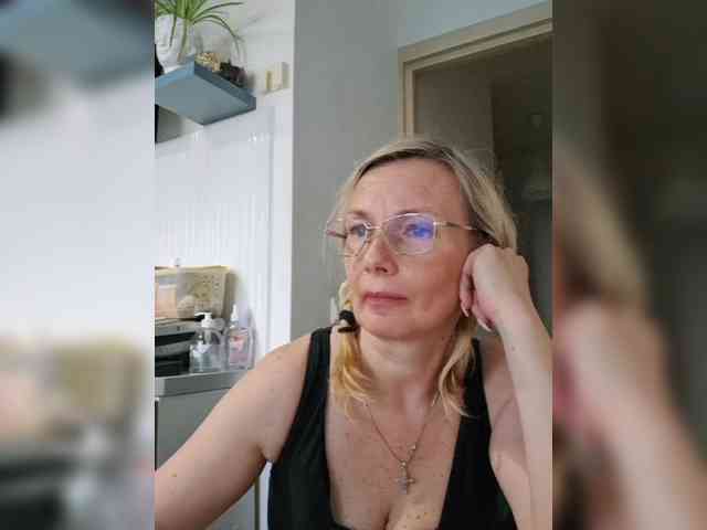 ShiningMILF webcam