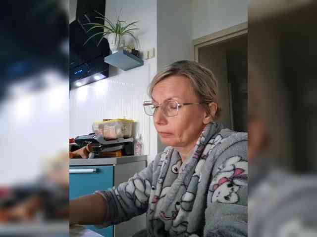 Модель: ShiningMILF