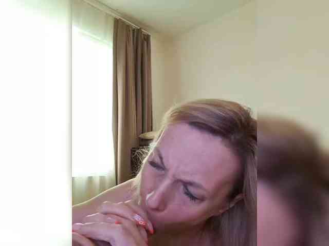 ShiningMILF webcam