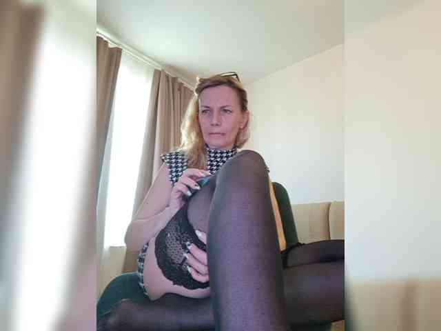 ShiningMILF webcam