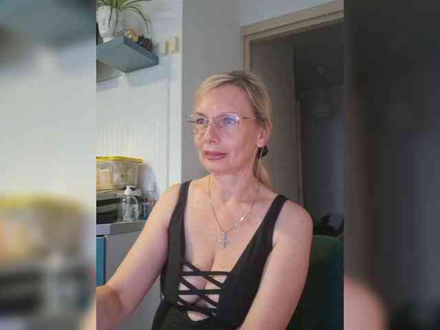 ShiningMILF webcam