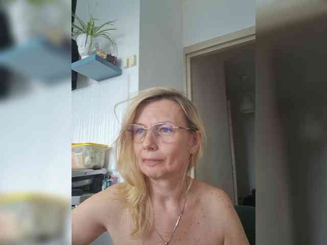 online chatting ShiningMILF