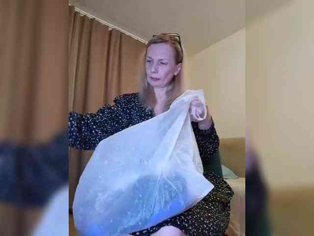 ShiningMILF webcam