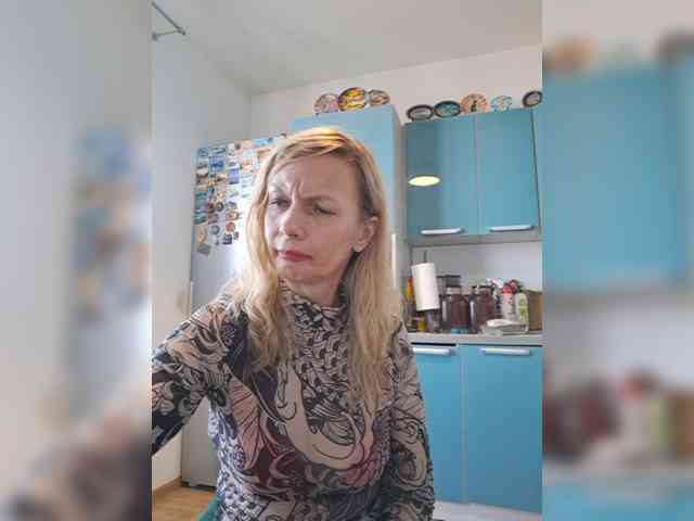 ShiningMILF webcam
