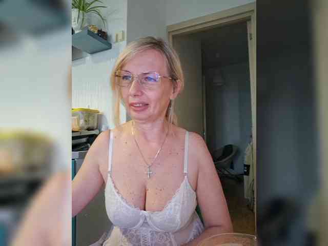 ShiningMILF webcam