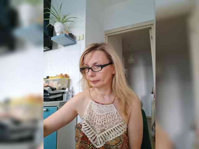 ShiningMILF webcam