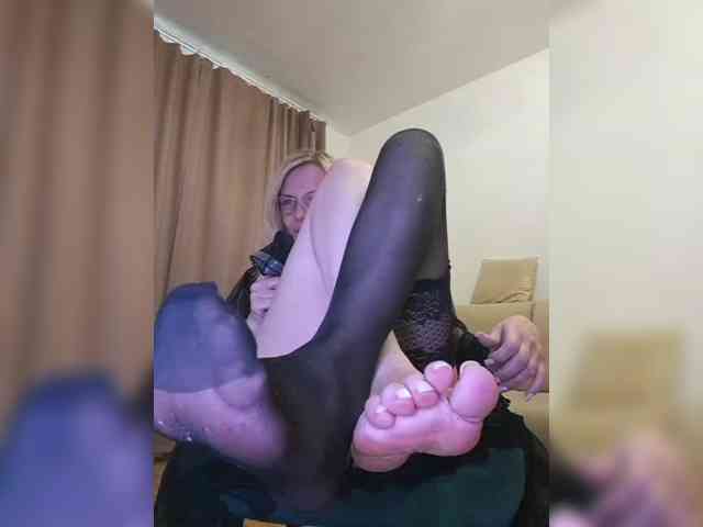 ShiningMILF webcam