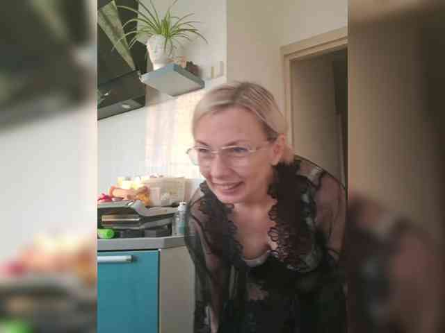 ShiningMILF webcam
