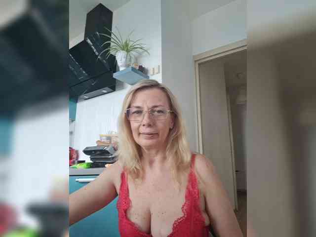 ShiningMILF webcam