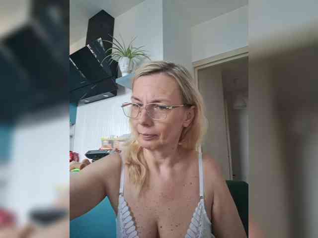 ShiningMILF webcam