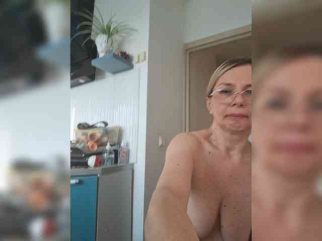 ShiningMILF Sex Cam Show