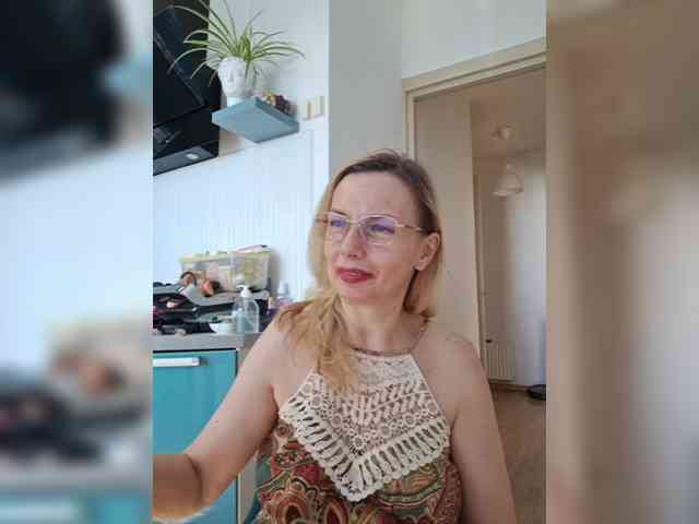 ShiningMILF webcam