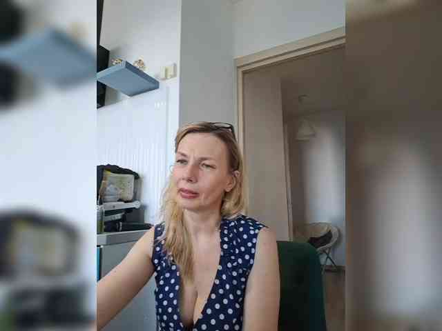 ShiningMILF webcam