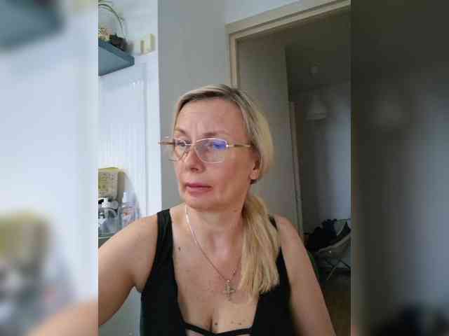 ShiningMILF webcam