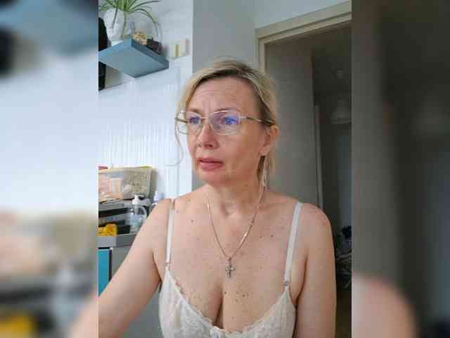 ShiningMILF webcam