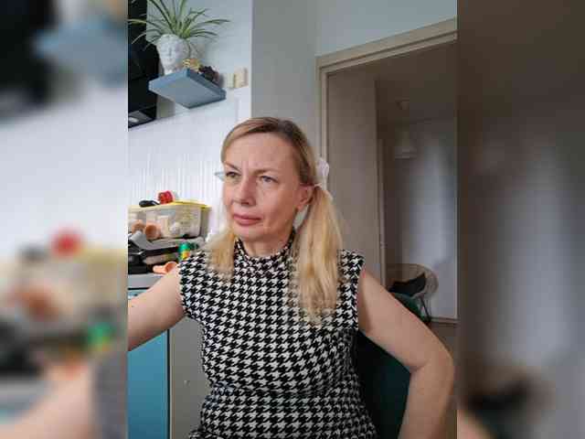 ShiningMILF webcam