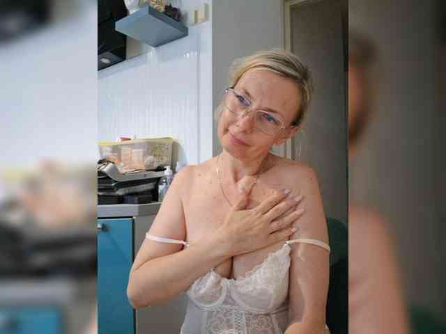 ShiningMILF webcam
