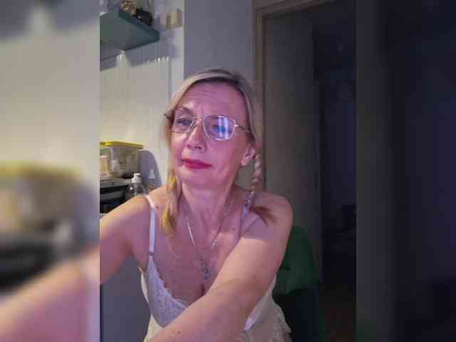 ShiningMILF webcam