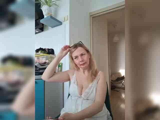 ShiningMILF webcam