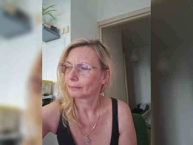 ShiningMILF webcam
