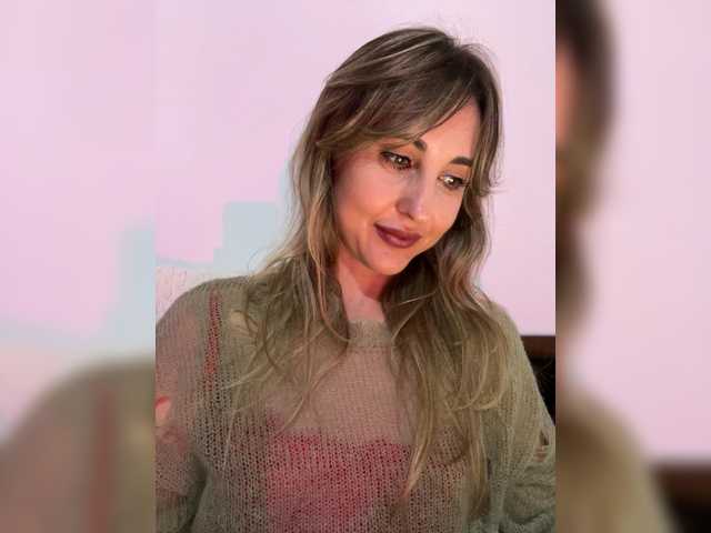 LunaSecret1's BongaCams show and profile